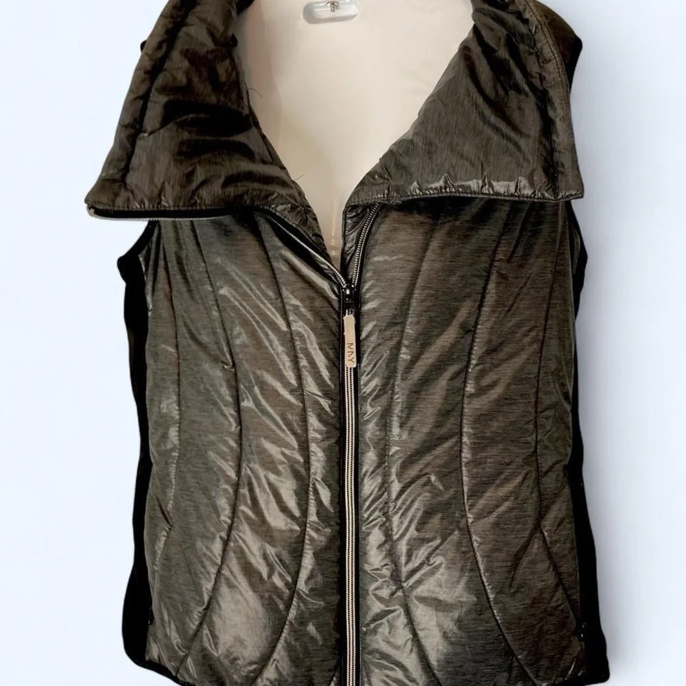 Black and Grey Quilted Puffer Sleeveless Vest S